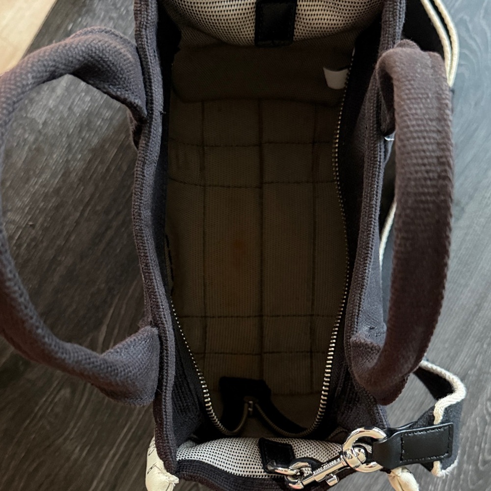 Marc Jacobs Black and Cream Tote Bag - Picture 5 of 5